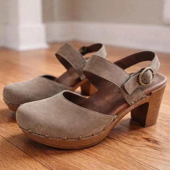 Dansko Mary Jane Clog Heels Size 40 Taupe Nubuck Leather Comfort Shoes - Picture 1 of 6